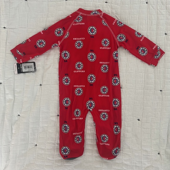 LA Clippers Infant Red Team Raglan Full-Zip Sleeper - Picture 2 of 6